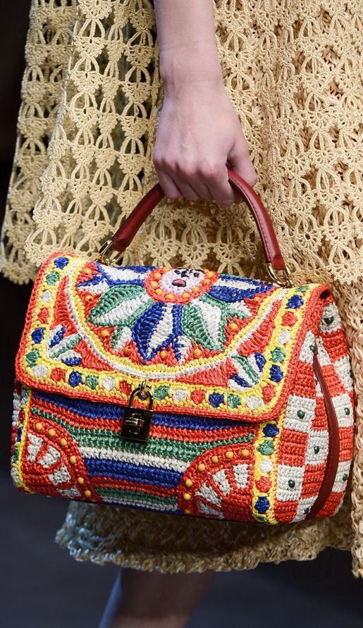 Dolce & Gabbana 2013 – crochet purse