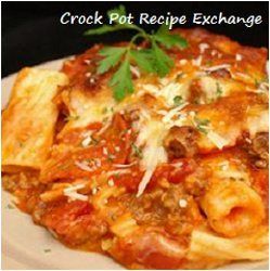 Easy Pizza Casserole – This slow cooker casserole recipe tastes like pizza, but