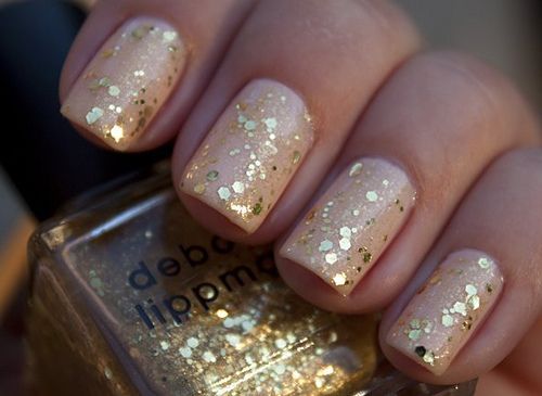 Gold sparkle nails are a must for my break!
