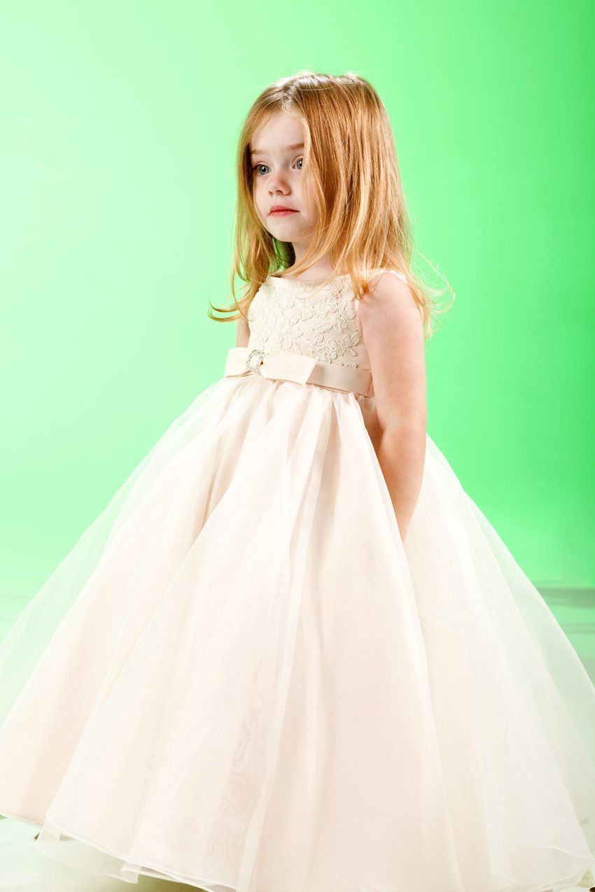 Little princess sleeveless satin dress for flower girl