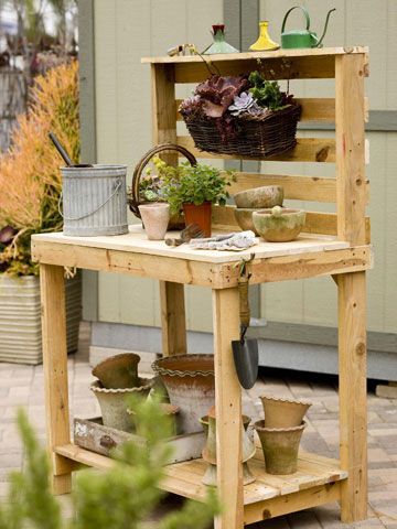 Make Your Own Potting Bench with Pallets