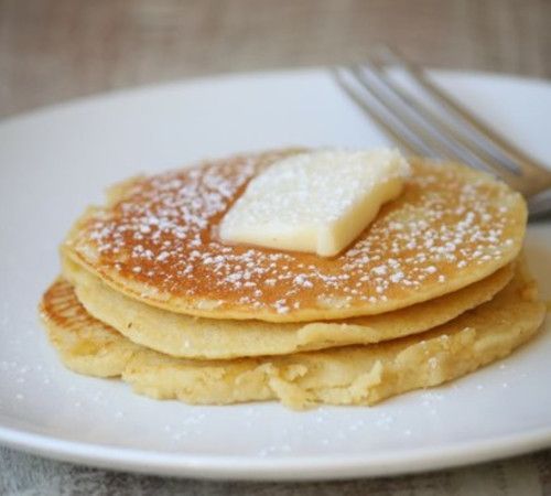 Skinny pancakes, no flour 2 egg whites 1/2 cup uncooked oatmeal 1/2 banana 1/2 t