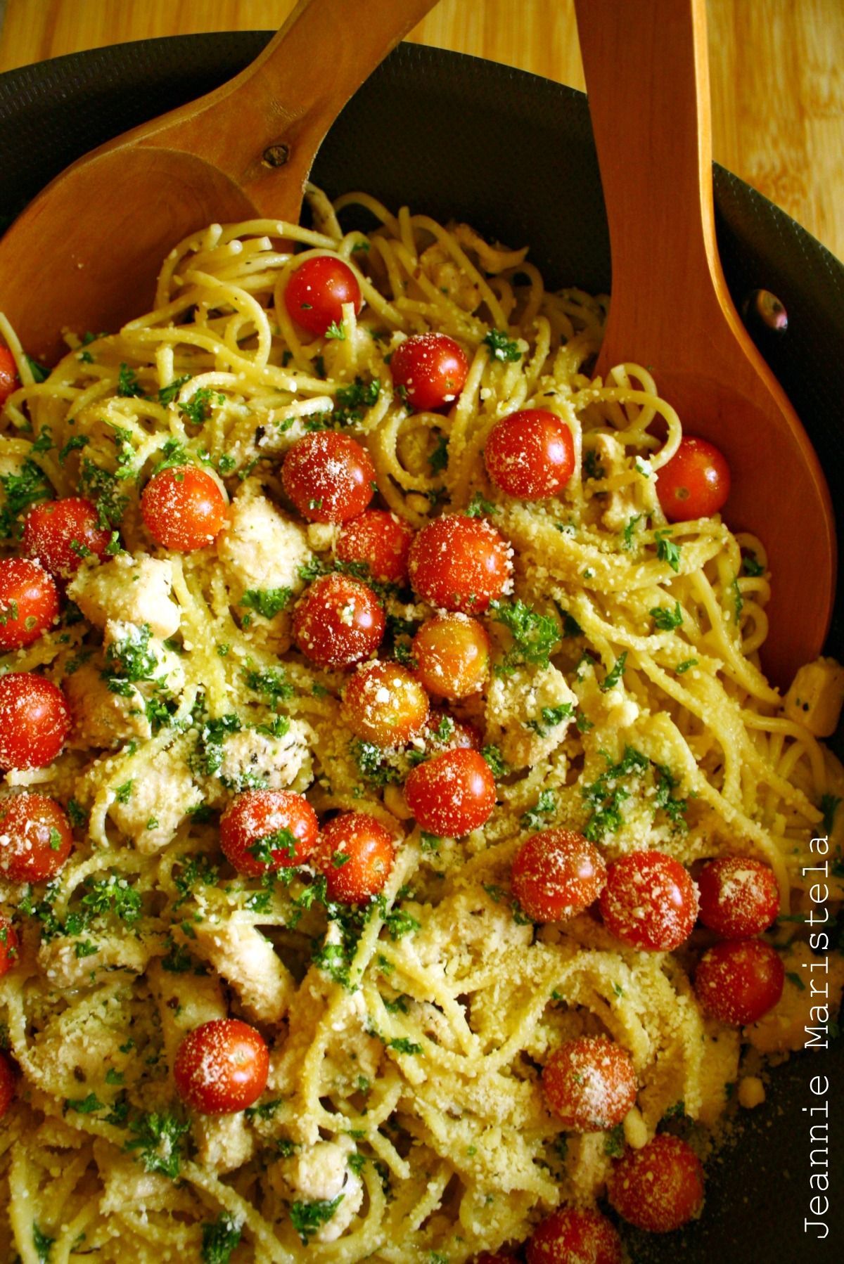 Summer Spaghetti – Spaghetti in Garlic Gravy with Herbs and Lemon Marinated Chic