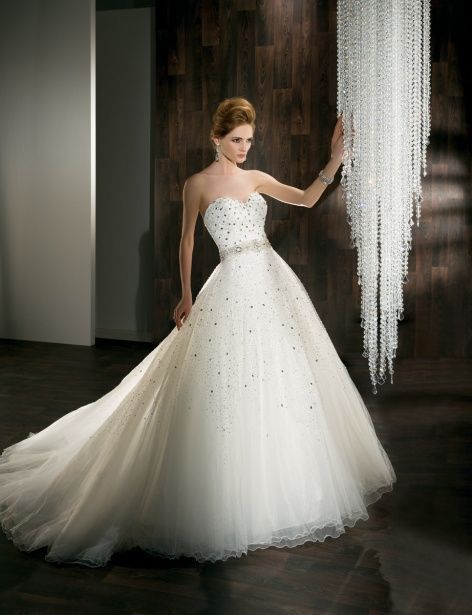 Sweetheart empire waist ball gown tulle wedding dress