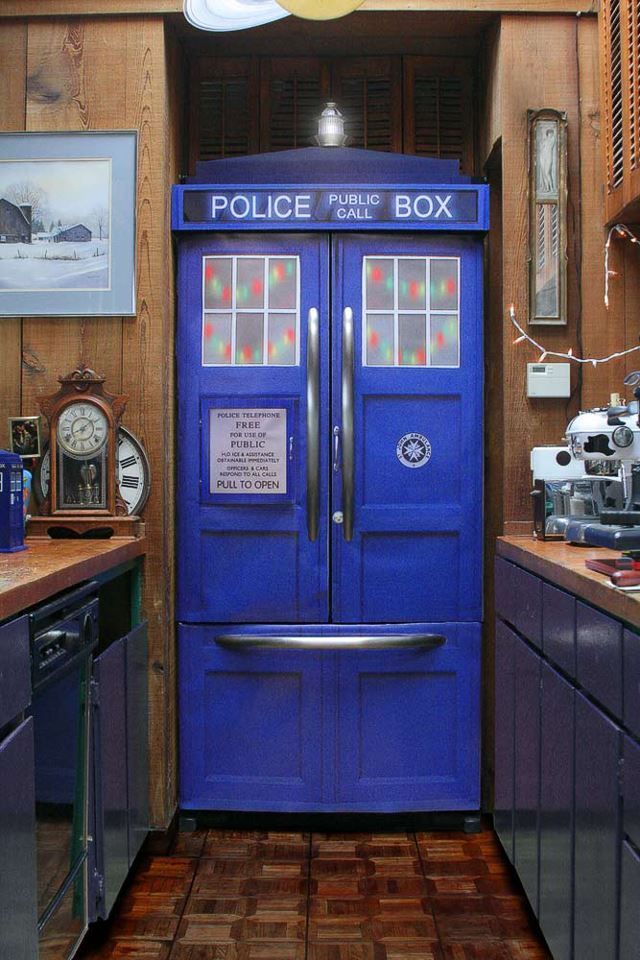 TARDIS refrigerator!!    Okay, I try really hard not to pin inordinate amounts o
