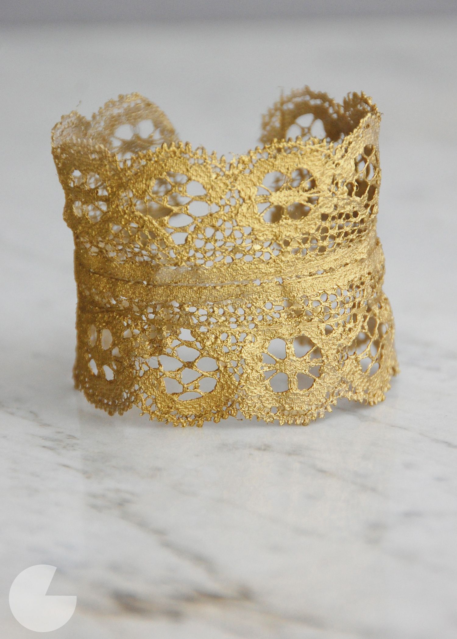 The Golden Lace Cuff #DIY #Bracelets