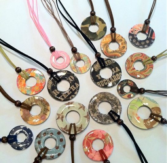 Washer necklaces. Need to try this!