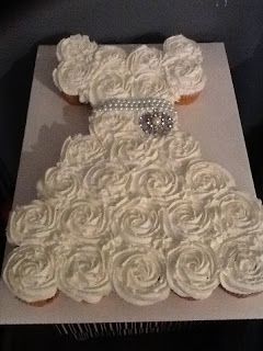bridal shower pull-apart cupcake cake.