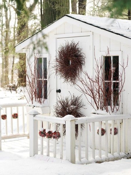 fencing around well house – Adorable Christmas Shed …Don't forget to decor