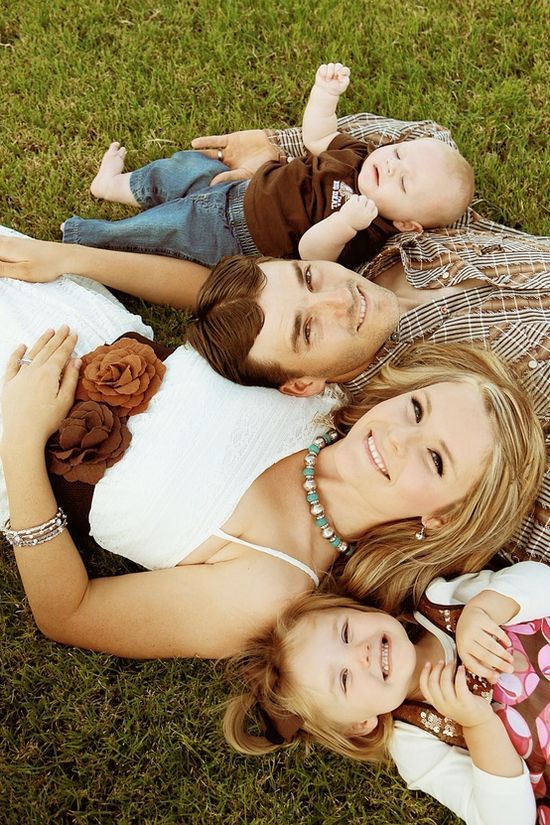 Lovely Family Photo Ideas