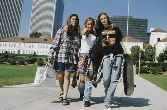 90s Grunge Fashion – had a LOT of plaid flannel shirts. ;)