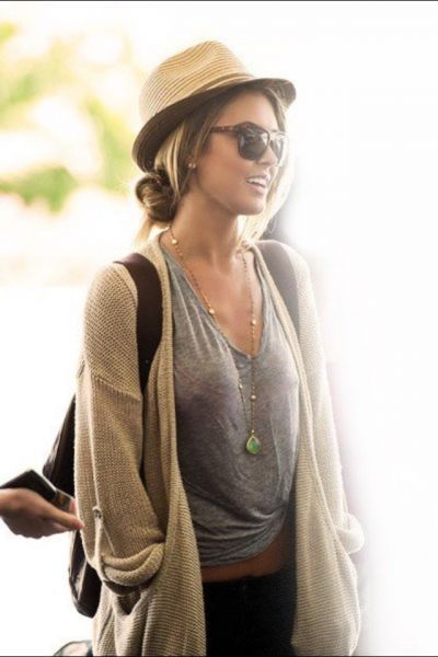 Audrina Patridge casual outfit with delicate Jewellery.