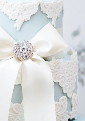Blue Vintage Lace wedding cake close up