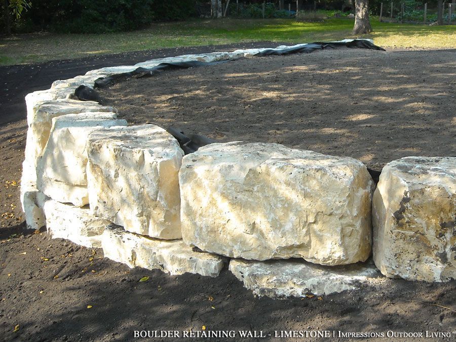 Boulder Retaining Wall – Limestone