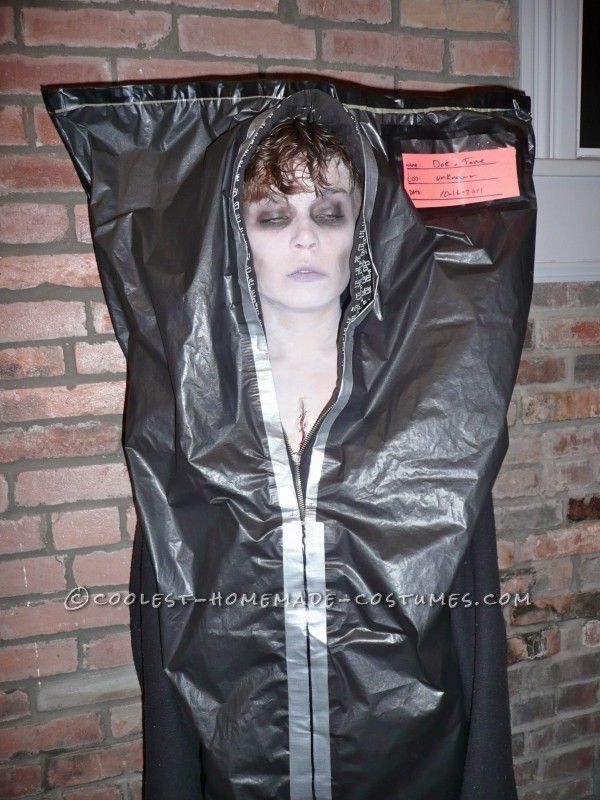 Creepy Corpse in a Body Bag Costume …This website is the Pinterest of homemade