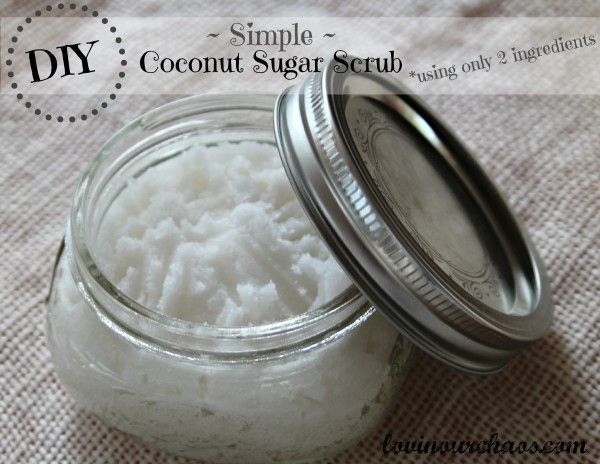 DIY Coconut Oil Sugar Scrub & FREE printable labels to use for gifts.