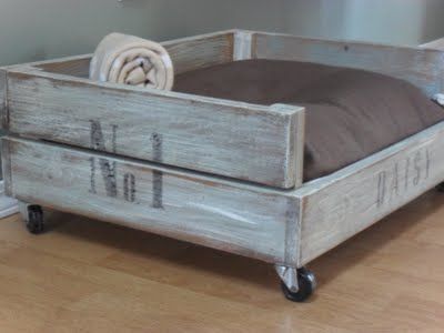 DIY Dog Bed from pallets    I'm going to make one using an old crib mattress