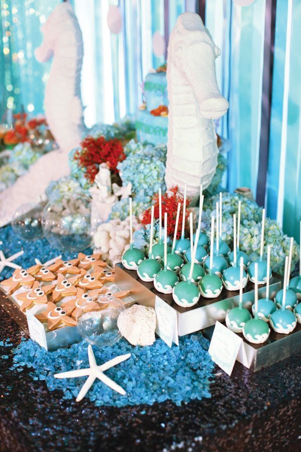 Discover yummy treats and under the sea decor ideas at this enchanting mermaid-t