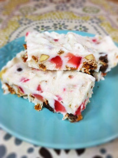 Frozen greek yogurt bars. these are the perfect sweet, healthy snack for summer!