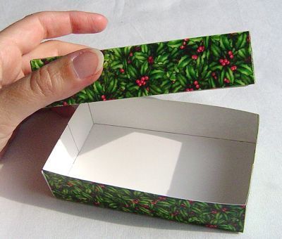 How to make a box out of a greeting care.  Greaqt recycling project from Crafty
