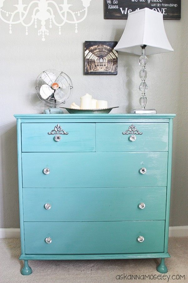 How to paint a dresser and use a water-based polyurethane to give it a little sh