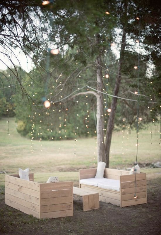 Love this seating for a "lounge" area … pallet wood