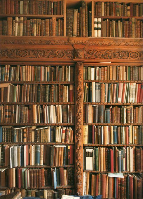 Nicolas Barker’s library. Source: “At Home with Books”.
