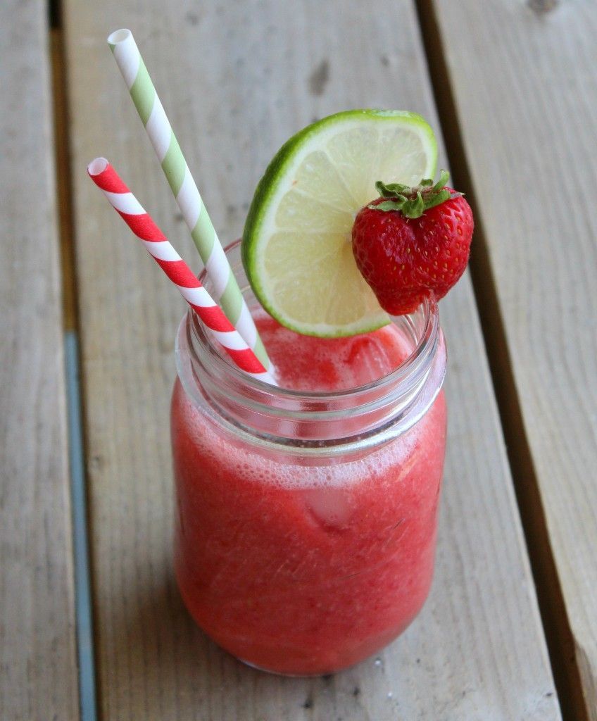 Strawberry Watermelon Slushie… Loving this non-alcoholic drink option for this