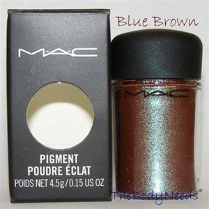 Website where you can buy samples of MAC makeup super cheap and you can buy 8 sa