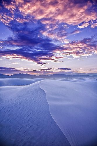 White Sands National Monument in New Mexico. Can you say gorgeous?!