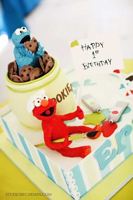 for my nephew’s 3rd birthday I think he needs this cake : )