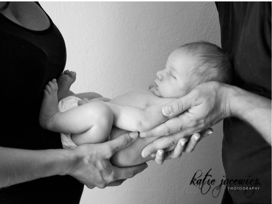 newborn picture ideas- one day you'll be happy to have ideas! Wish I had thi