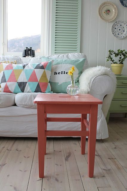 via : Huset ved fjorden: Mint♥Korall    Love the colors in this room! Peac