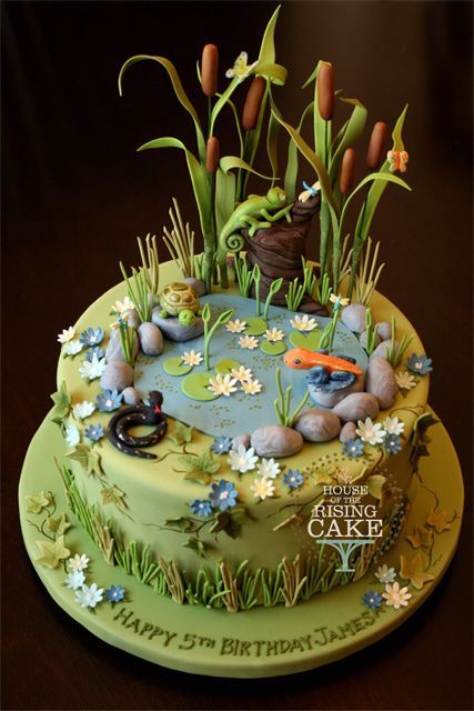 Incredible swamp cake, love the cattails!