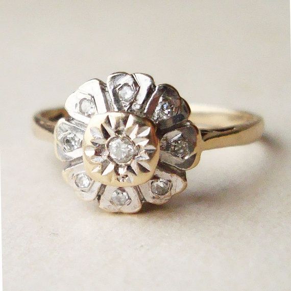 Vintage engagement ring.  LOVE.