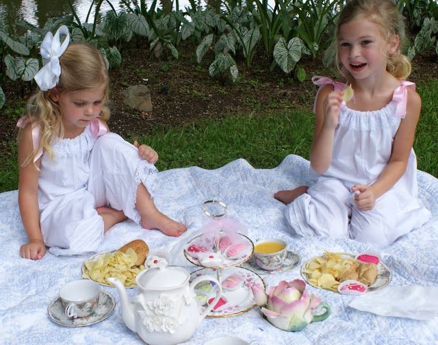 Little Girl Tea Party. Little girls grow up too fast. -   Cute Ideas for little girls Tea Party