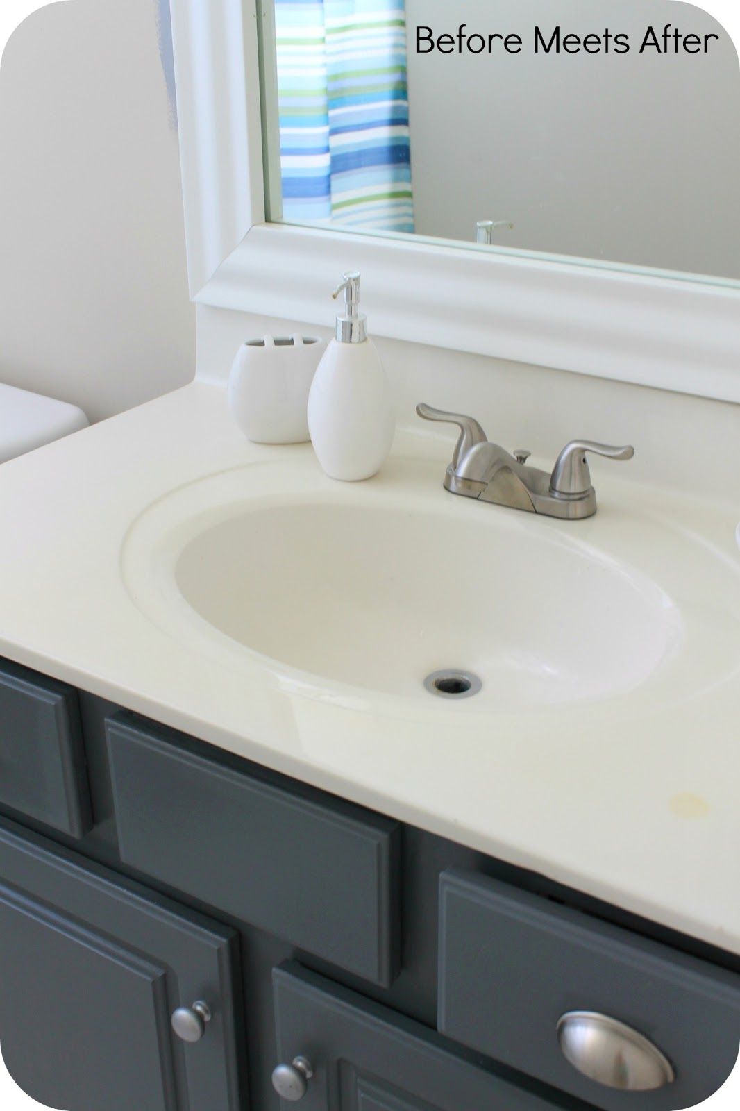 Bathroom vanity makeover with Annie Sloan Chalk Paint