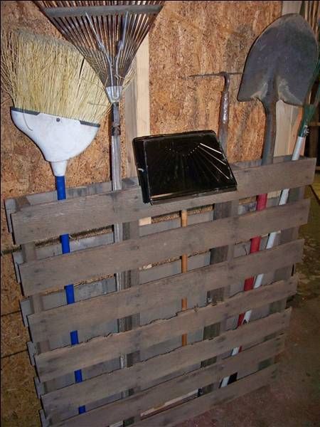 Another great Pallet idea!!! | Over the Garden Fence; This is a great idea, I fi