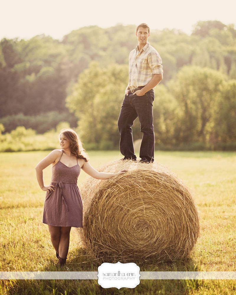 Love this engagement shot from Samantha Erin Photography