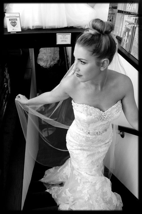 Gorgeous lace wedding dress #topknot #bride #bridal #veil