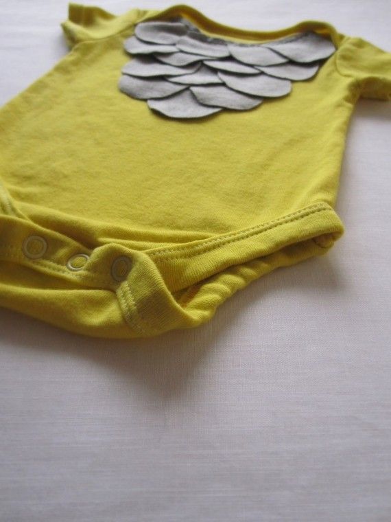 Grey Layers Baby Onesie…this would be SO easy to make!