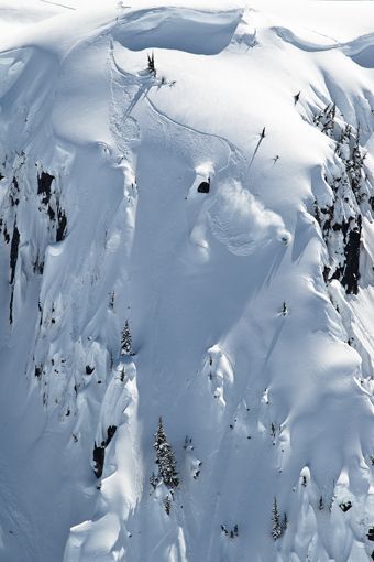 First tracks – Romaine de Marchi    #snowboarding