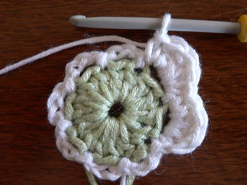 good crochet flower pattern