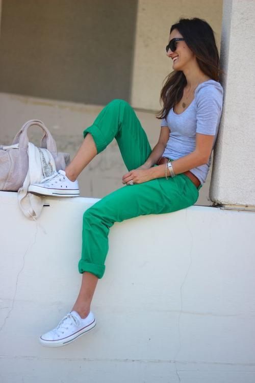 green pants / grey T / white Chucks