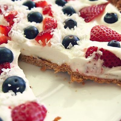 Healthy  Light Dessert Pizza! 135 Calories per slice from Undressed Skeleton.