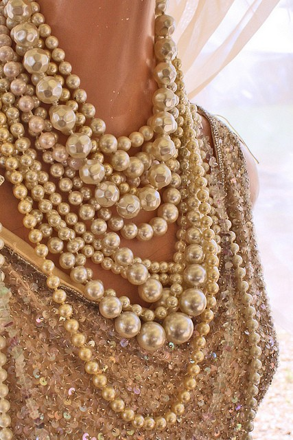 – love coco chanels idea…you can  never having too many pearls on!