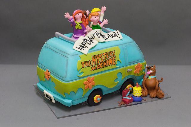 Mystery Machine Scooby Doo Cake by studiocake, via Flickr