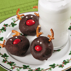 Reindeer donuts – so stinkin cute and easy!