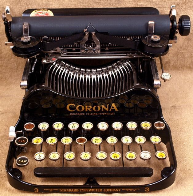 Vintage Typewriters at The Vintage Typewriter Shoppe!