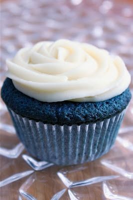 Baked Perfection: Blue Velvet Its a Boy! Cupcakes… should make these for my li